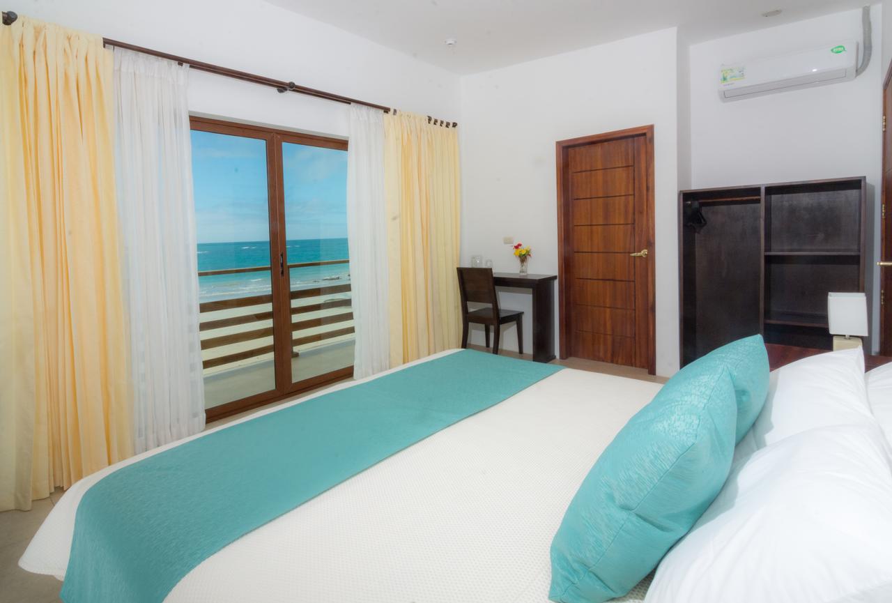 Cormorant Beach House Bed & Breakfast Puerto Villamil Ngoại thất bức ảnh